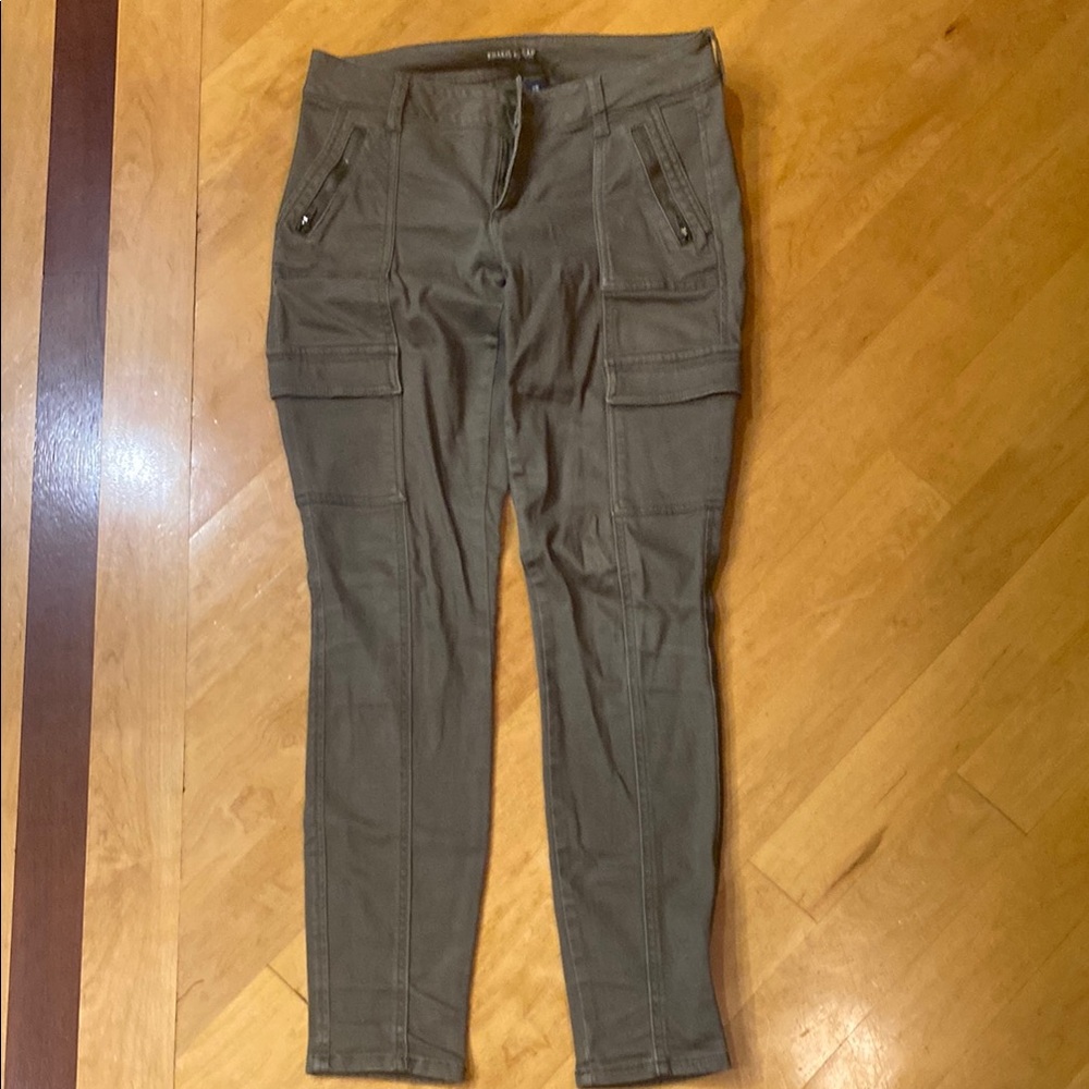 Woman’s GAP olive Khaki Trousers